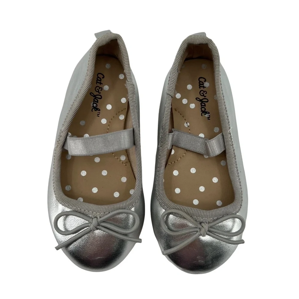 Cat & Jack Girl's Silver Bow Ballet Flats Size 5 Toddler